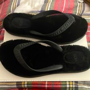 Womens Ugg’s Flip Flops